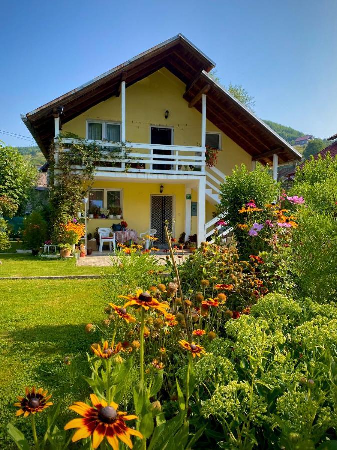 Family Flower House