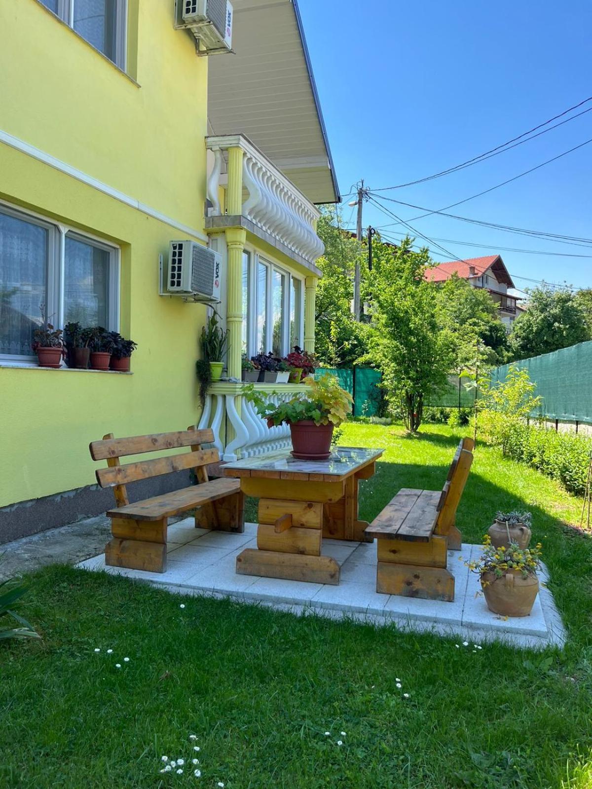 Family Flower House * Sarajevo